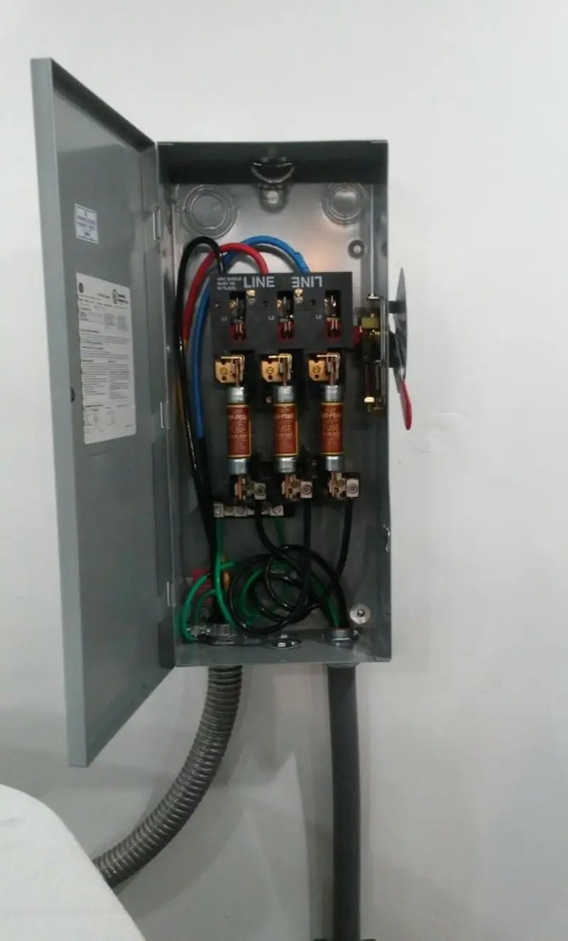 Three-phase disconnect switch installed for Smoke Detector Installation in Goodyear